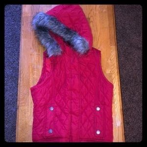 Never worn size small red Maurice’s vest.